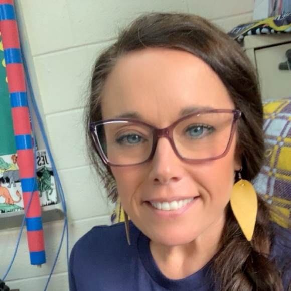 Meet your Posher, Brandi - Picture 2 of 2